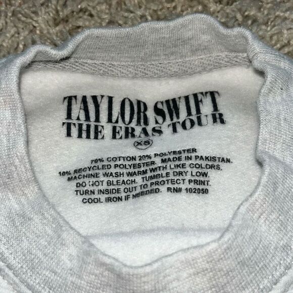 Taylor Swift Sweatshirt Official The Eras Tour Crewneck Heather Grey 2023 Size X - Picture 3 of 11
